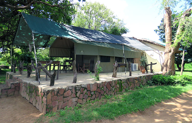 Croc Valley Camp - South Luangwa Zambia