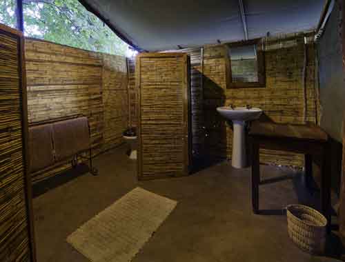 Flatdogs Camp - South Luangwa Zambia